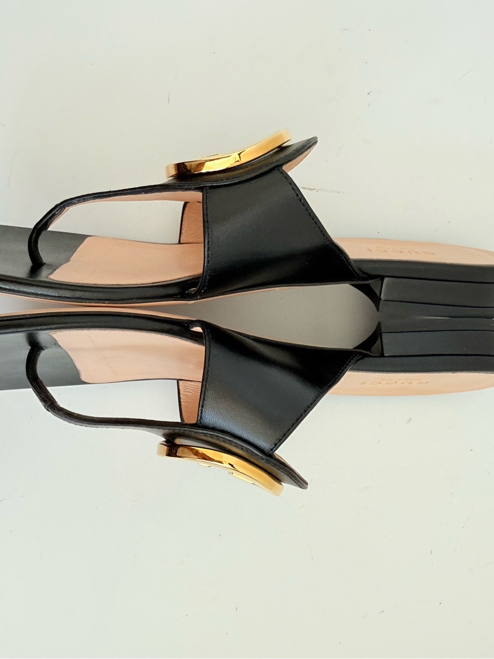 Gucci Interlocking G Black Leather Thong Sandals Gold Logo Size 39 - Picture 3 of 9